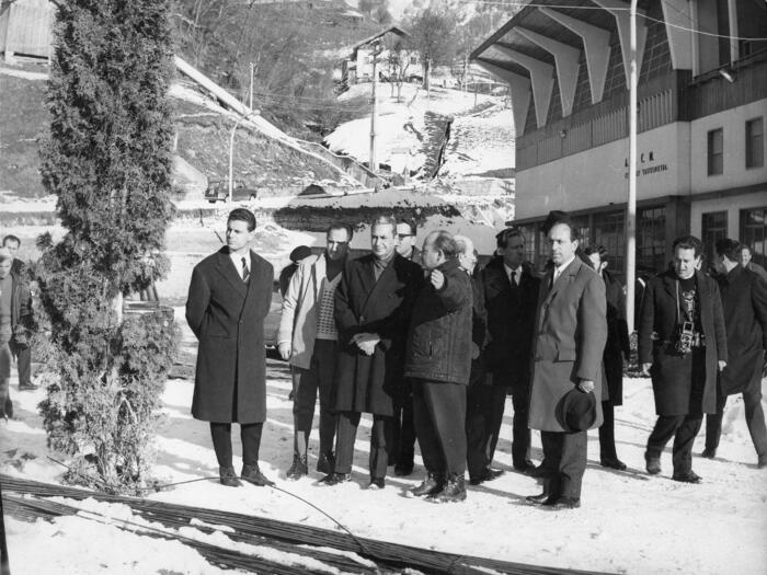 1966 l'on. Aldo Moro in visita a Castelpietra dopo l'alluvione