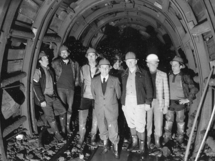 primi anni ottanta - personale di ACSM durante la costruzione della centrale di Zivertaghe